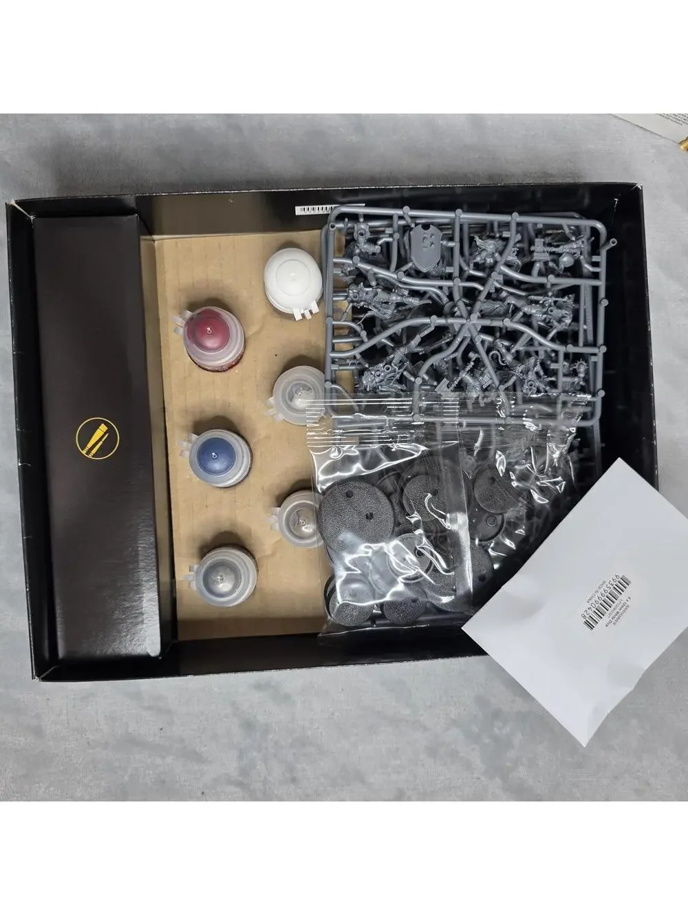 Warhammer Age of Sigmar Introductory Miniatures Set .